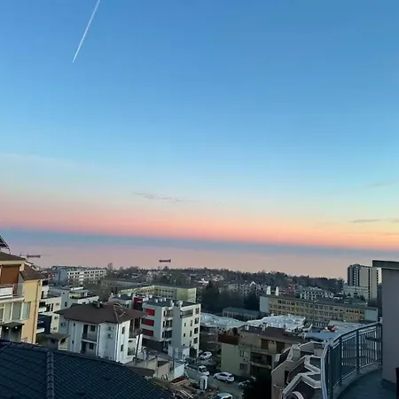 с морска гледка и 2 тераси, бриз