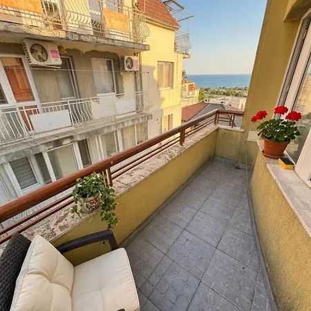 с морска гледка и 2 тераси, бриз Apartamento